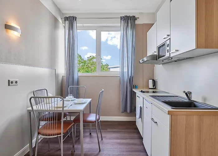 ボーディングホテル アパートホテル 4*